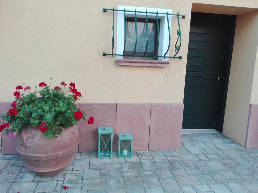 Casa Vacanze Angelica Ostra Vetere Exterior foto